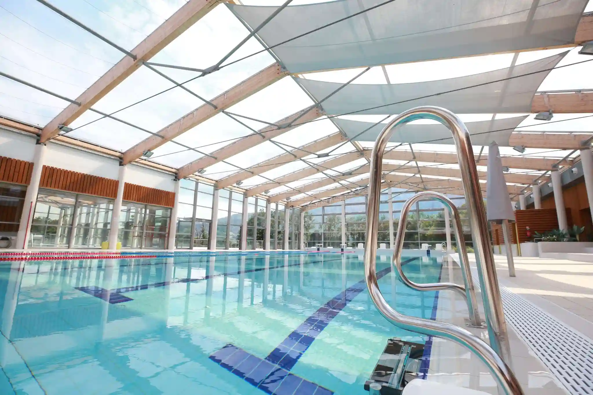 Lire la suite à propos de l’article Centre aquatique du Champsaur Valgaudemar : une toiture neuve pour un équipement pérenne
